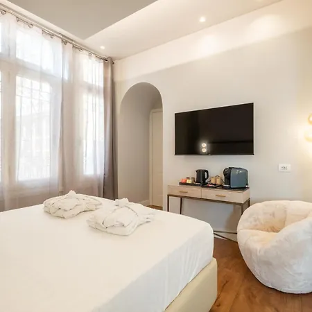Luxury In The Heart Of 招待所 卡利亚里