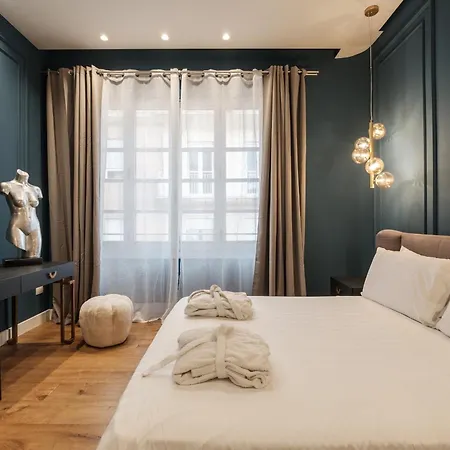 בית הארחה Luxury In The Heart Of קליארי