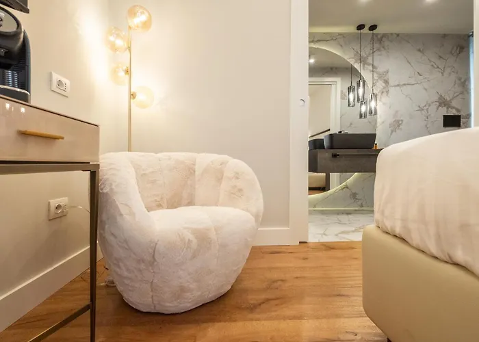 Luxury In The Heart Of ゲストハウス 3*