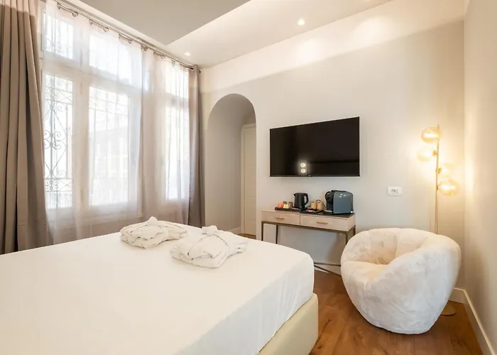 Luxury In The Heart Of ゲストハウス カリアリ
