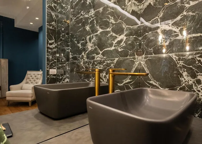 Luxury In The Heart Of ゲストハウス カリアリ